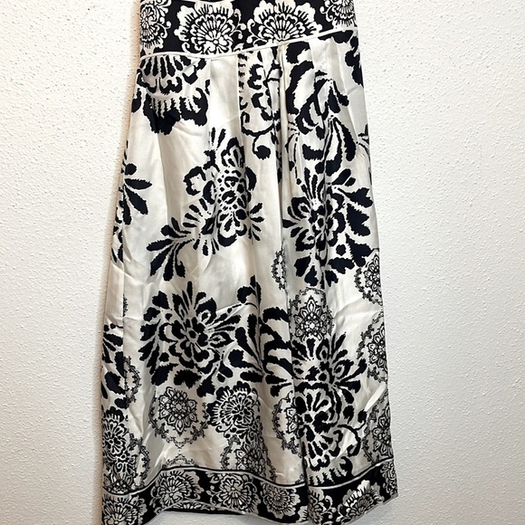 White House Black Market Black and White Floral Silk Halter Dress Size 0 - Picture 3 of 6